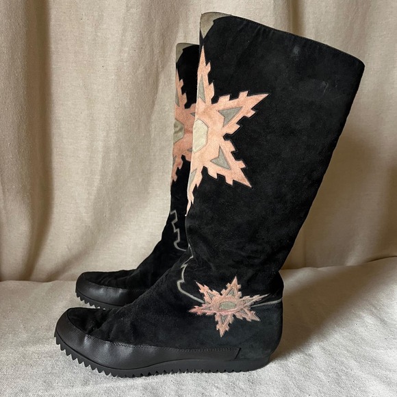 Susan Bennis Warren Edwards Italy Suede Appliqué Boots 7 - Picture 3 of 9